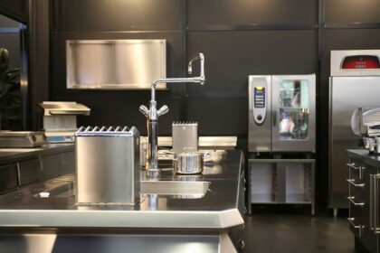 A well cleaned commercial kitchen, endorsing why regular maintenance is crucial for food equipment